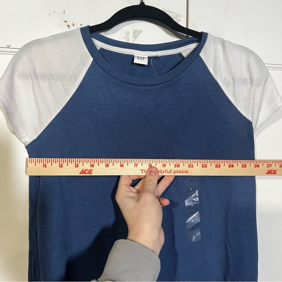 GAP Raglan Tee Shirt Ribbed Blue and White Size Small NWT - Picture 5 of 7